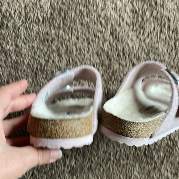 Women's Birkenstock Arizona Rivet PINK Wool Shearling Sandals Sz EUR 39/US 8 - Picture 9 of 11